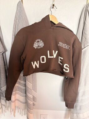 NWT Darc Sport Brown 'Wolves' Cropped Hoodie